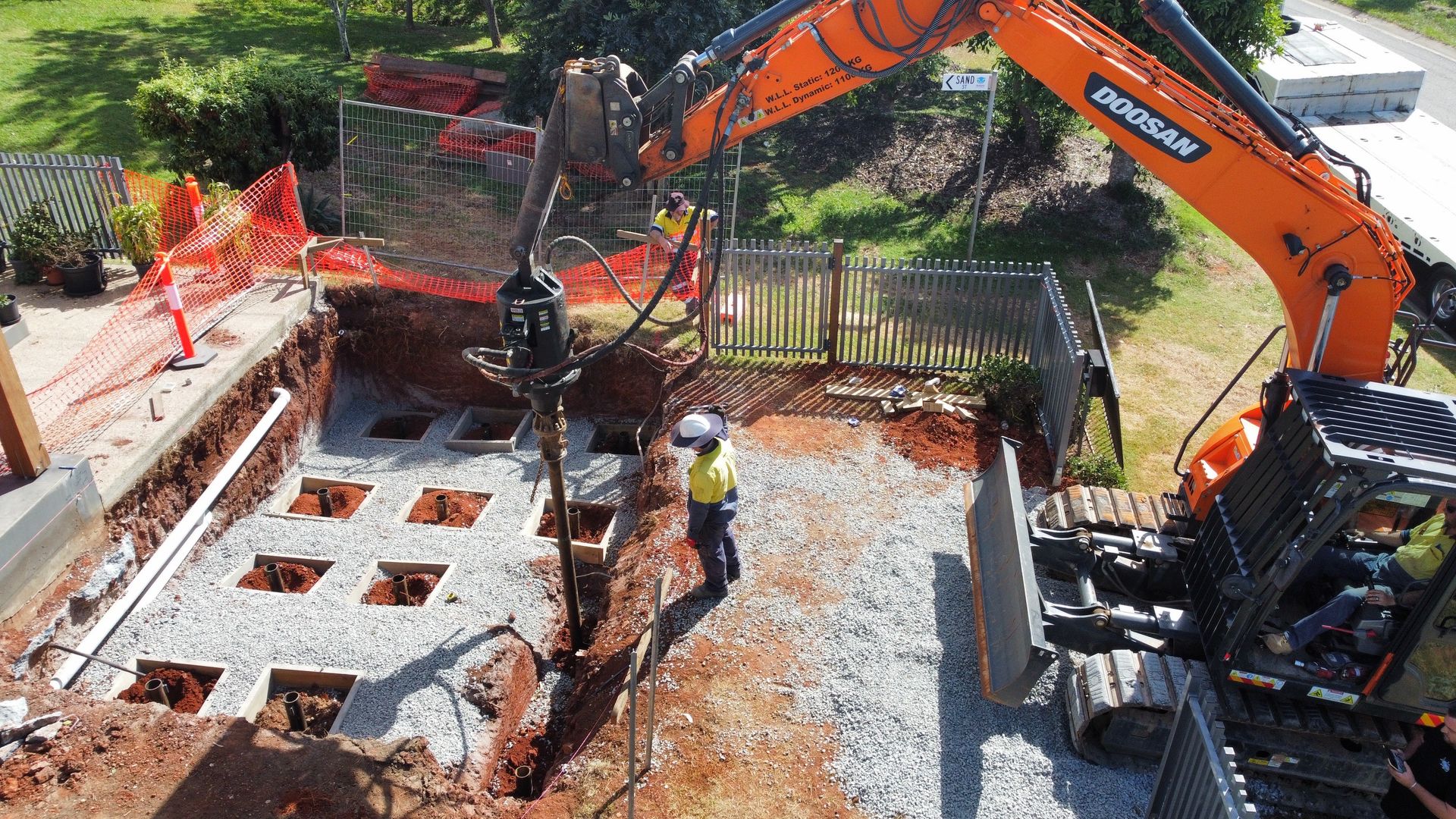 Steel Screw Piles &ndash; Ormiston Pool