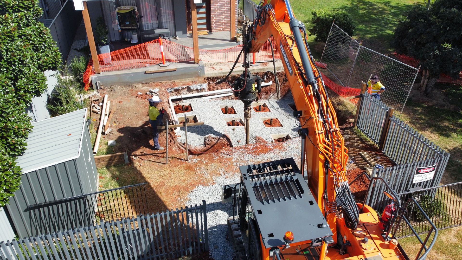 Steel Screw Piles &ndash; Ormiston Pool