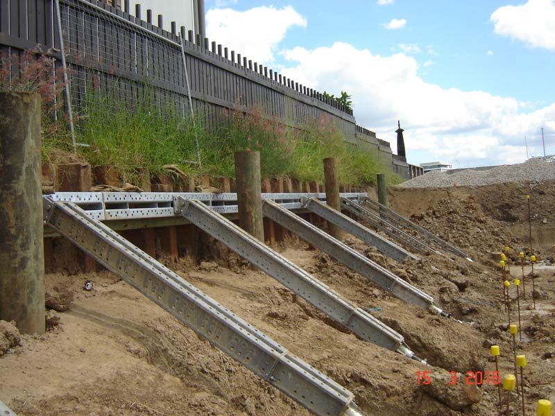 Steel Sheet Piles and Timber Piles - Brisbane River at Quay Street, Bulimba